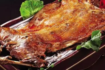 The Art of Traditional Dunhuang Roasted Whole Lamb: A Culinary Journey in Gansu Province The Art of Traditional Dunhuang Roasted Whole Lamb: A Culinary Journey in Gansu Province