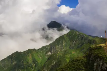 Discover the Majestic Beauty of Wugong Mountain in Lu Xian, Jiangxi